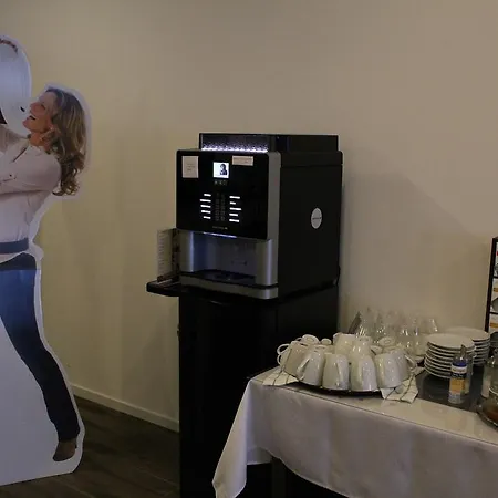 Holsteiner Hof Konukevi